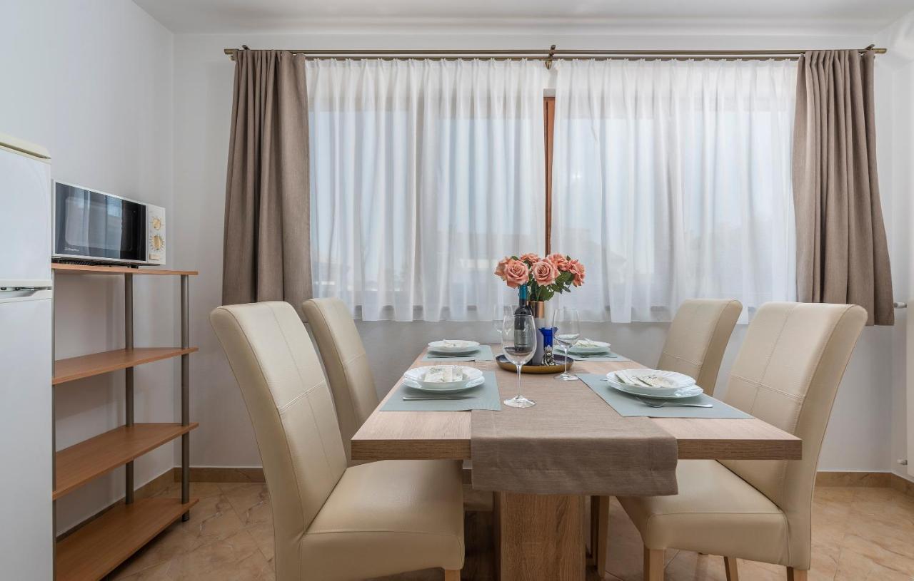 Apartments Villa Ana Poreč Buitenkant foto