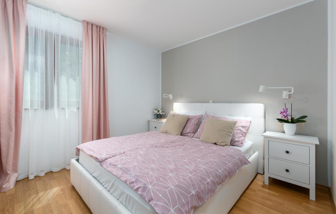 Apartments Villa Ana Poreč Buitenkant foto