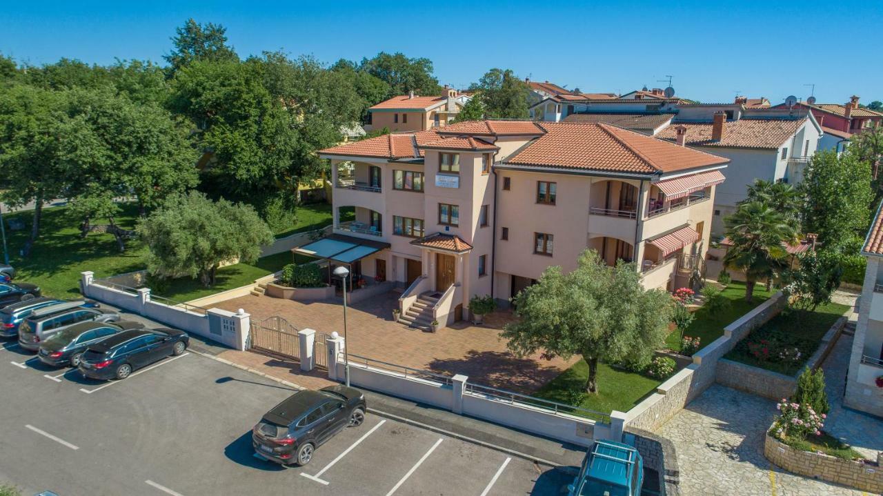 Apartments Villa Ana Poreč Buitenkant foto