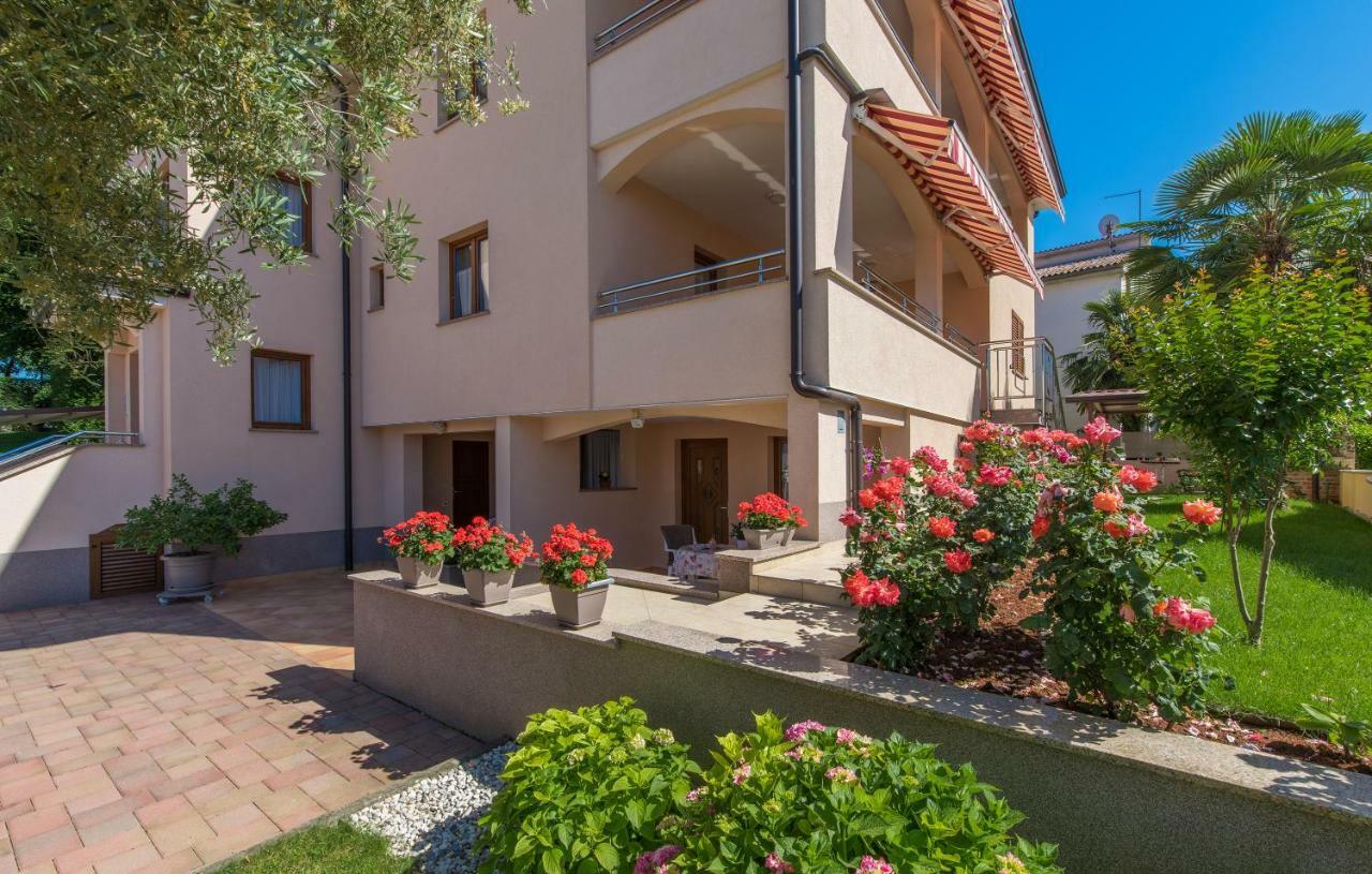 Apartments Villa Ana Poreč Buitenkant foto